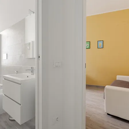 Martesana Cosy Apartment- M1 Gorla Red Line Apartment Mailand
