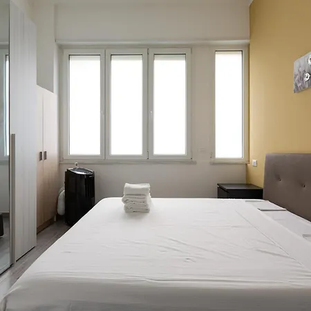 Apartment Martesana Cosy Apartment- M1 Gorla Red Line Mailand