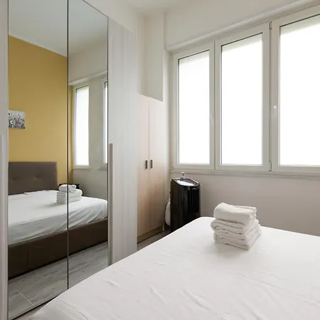 Apartment Martesana Cosy Apartment- M1 Gorla Red Line Mailand